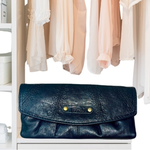 NWT Fossil Talita Flap Clutch Blk Leather Etched Embroidered Wallet Floral Liner - Picture 1 of 13